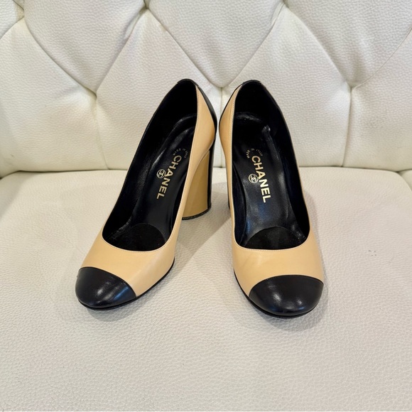 CHANEL Heels